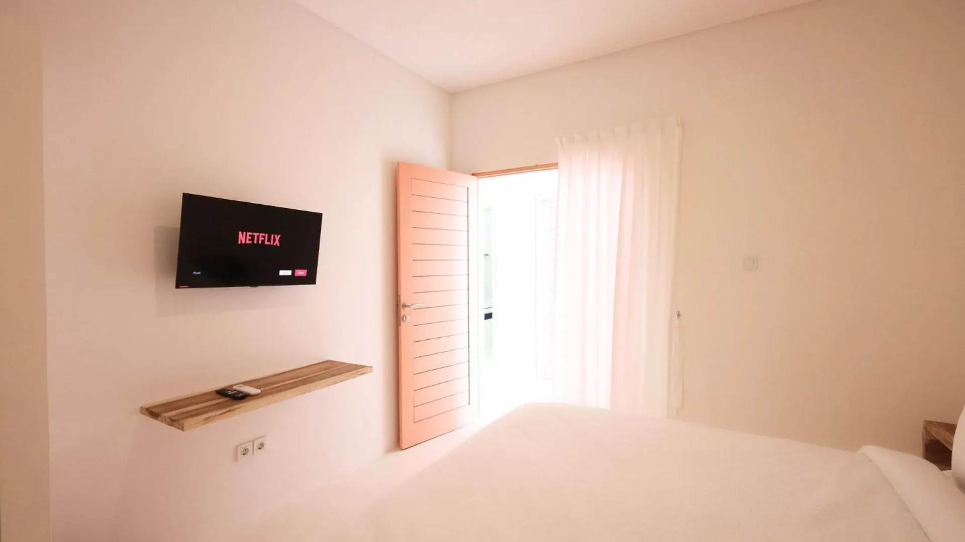 Elias House In Gang Mango Bed & Breakfast Canggu  Indonesia